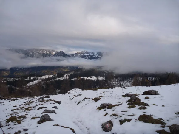 Berglandschaft zu Winterbeginn in Berchtesgaden — Stockfoto