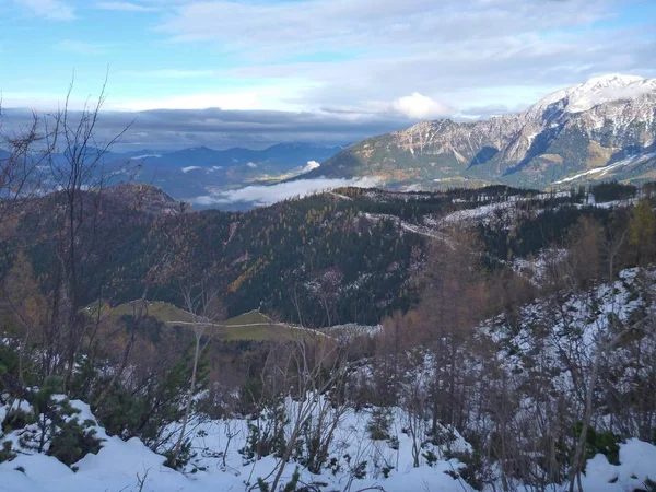 Hegyi táj, tél elején berchtesgaden városában — Stock Fotó