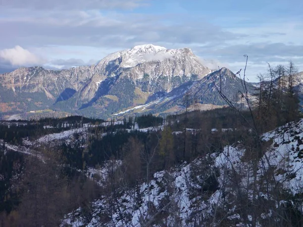 Ορεινό τοπίο στην αρχή του χειμώνα για: Μπερχτεσγκάντεν — Φωτογραφία Αρχείου