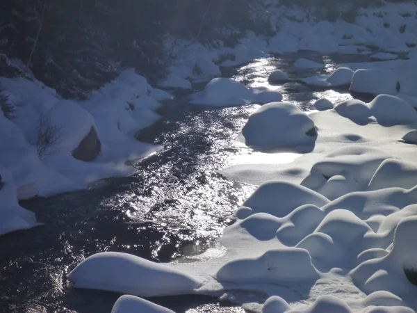 Invierno en jizerske hory ridge en la República Checa — Foto de Stock