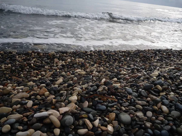 Costa mare con un cielo drammatico — Foto Stock