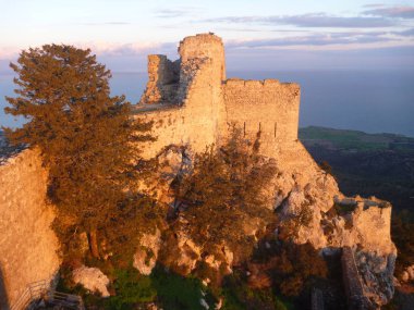 romanric Sunrise Kıbrıs kantara Kalesi