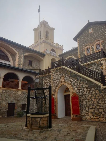 Monastero di Kykkos nelle montagne di troodos — Foto Stock