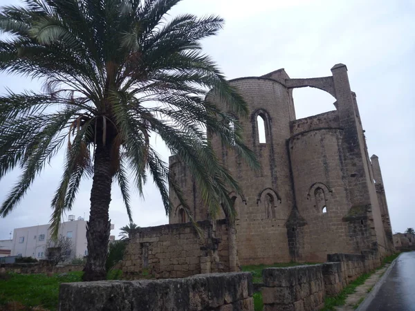 Ruina de la iglesia gótica mediavel en famagusta — Foto de Stock