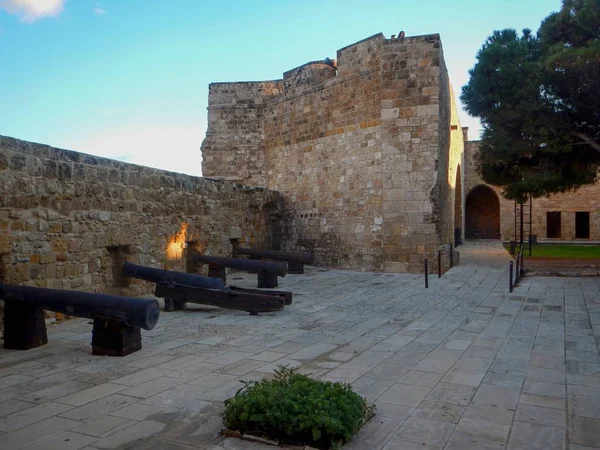 Fortaleza medieval en la ciudad de Larnaka — Foto de Stock
