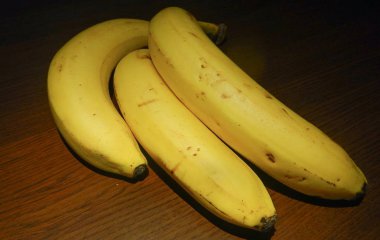 taze sarı olgun muz şeker dolu