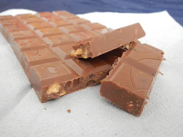 Büyük parça-in sütlü çikolata — Stok fotoğraf