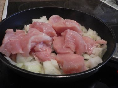 Tavuk eti mutfak hazırlanması