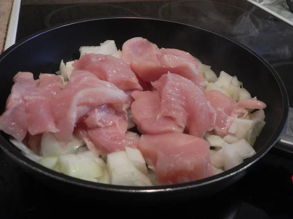 La preparación de cocina de la carne de gallina —  Fotos de Stock