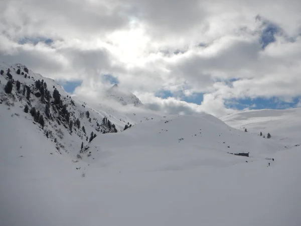 Kış skitouring ve Avusturya Alpleri'nde tırmanma — Stok fotoğraf