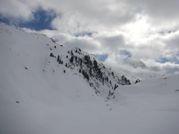 Χειμώνας skitouring και αναρρίχηση σε Αυστριακές Άλπεις — Φωτογραφία Αρχείου