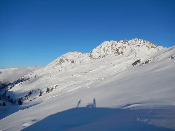 Winter skitouring and climbing in austrian alps — Stock Photo, Image