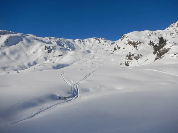 Зимовий катання на ковзанах та скелелазіння в австрійських Альпах — стокове фото