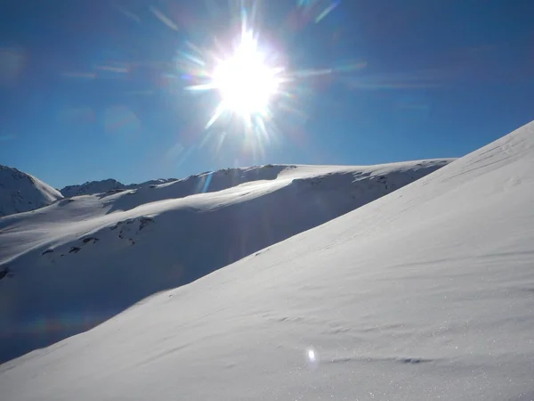 冬 skitouring、オーストリア ・ アルプスの登山 — ストック写真