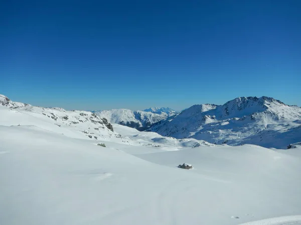 Vinter skitouring och klättring i österrikiska Alperna — Stockfoto