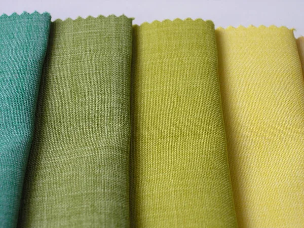 Escolha variável de tecidos coloridos — Fotografia de Stock