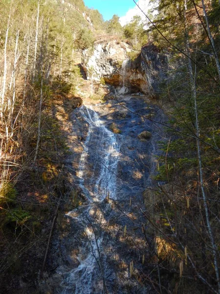 Klinser waterfall in totes gebirge mountains — Stock fotografie