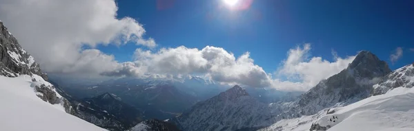 美丽的冬天景观的大手提包独特山 — 图库照片