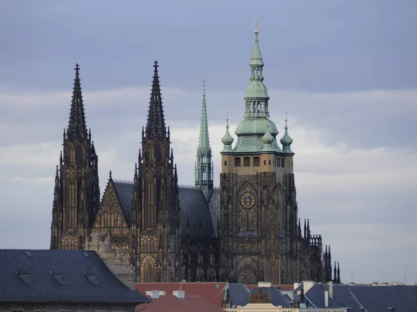 Pohled shora Praha st Svatovítského dómu — Stock fotografie