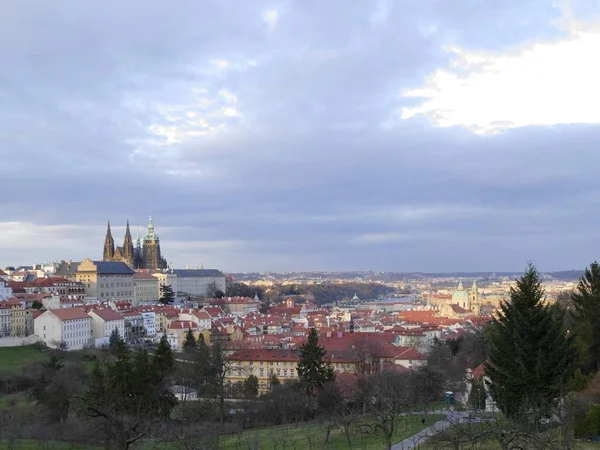 Красивая панорама центра Праги — стоковое фото