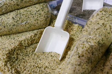 Kurutulmuş tohumları bir pazar üzerinde karışımı
