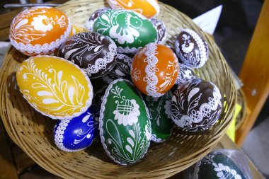 geleneksel renkli Paskalya dekorasyon ile