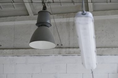 Eski tavan, Industrial light yuvarlak