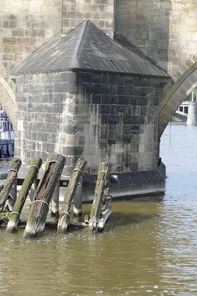 Famoso puente Charles en Praga —  Fotos de Stock