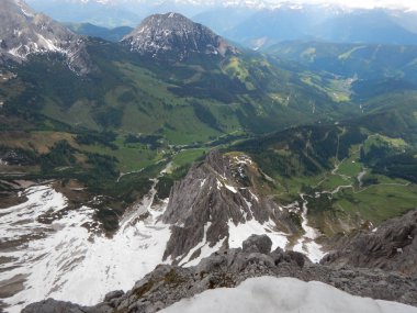 Grosse Bischofsmutze çevresinde Alp lansdcape Avusturya dachsteingebirge içinde