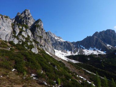 Grosse Bischofsmutze çevresinde Alp lansdcape Avusturya dachsteingebirge içinde