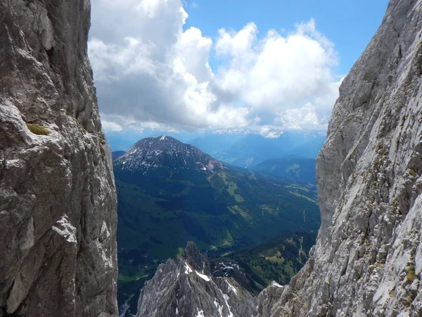 Alpine lansdcape around Grosse Bischofsmutze in dachsteingebirge in austria — Stock Photo, Image