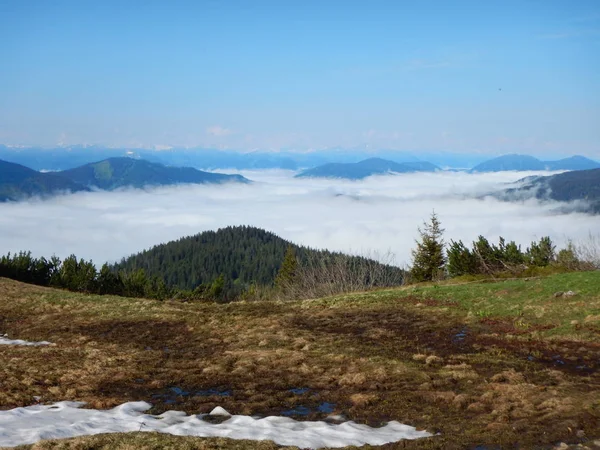 Hochgebirgslandschaft rund um die Große Bischofsmutze im Dachsteingebirge in Österreich — Stockfoto