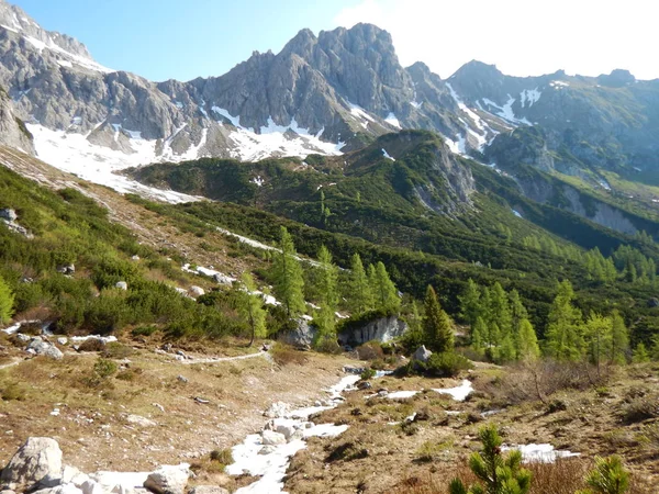 Αλπική lansdcape γύρω Grosse Bischofsmutze σε dachsteingebirge στην Αυστρία — Φωτογραφία Αρχείου