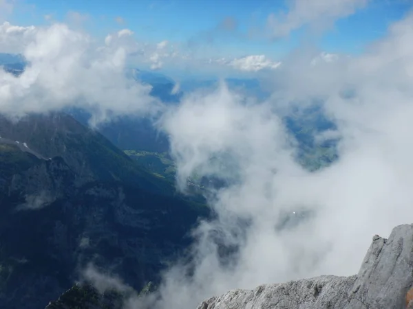 Climbing mountain ridge watzmann in germany — Stock Photo, Image