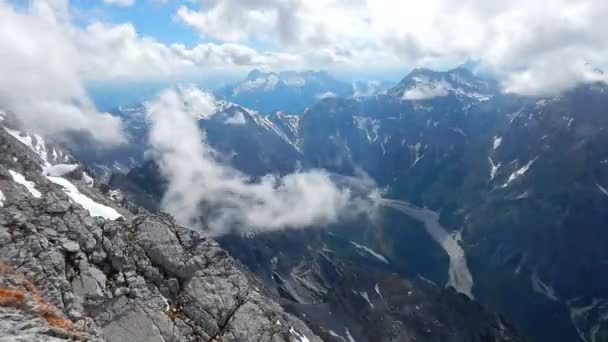 Vroege ochtend zonsopgang panorama vanaf de bovenkant van hocheck watzmann — Stockvideo