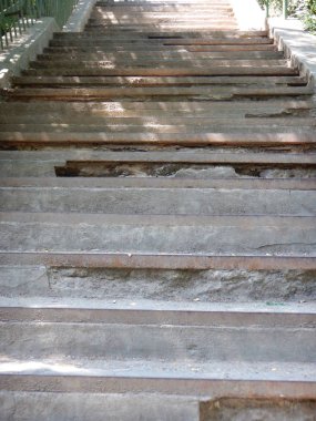 yıpranmış bir açık merdiven detay