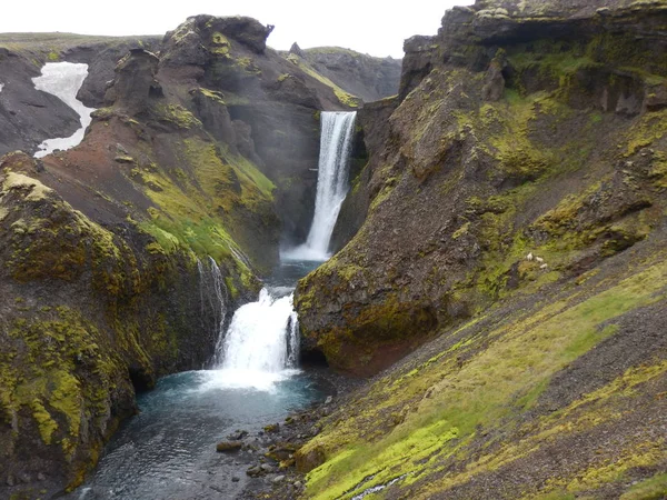 Cascata de cachoeiras no rio Skoga na Islândia — Fotografia de Stock