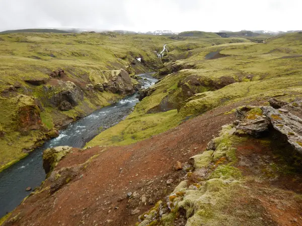 Wasserfall-Kaskade am Fluss skoga in Island — Stockfoto