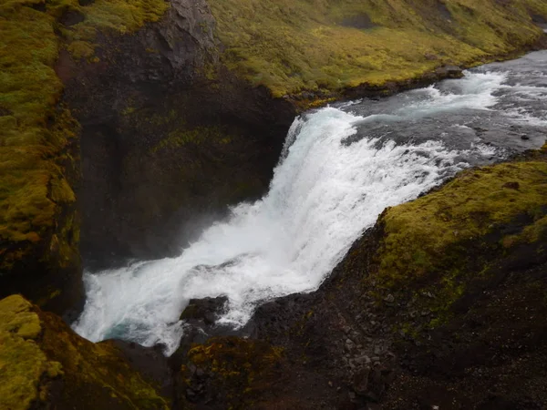 Cascadas en cascada en el río Skoga en iceland —  Fotos de Stock