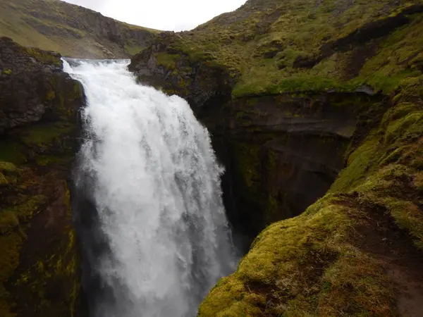 Cascadas en cascada en el río Skoga en iceland —  Fotos de Stock