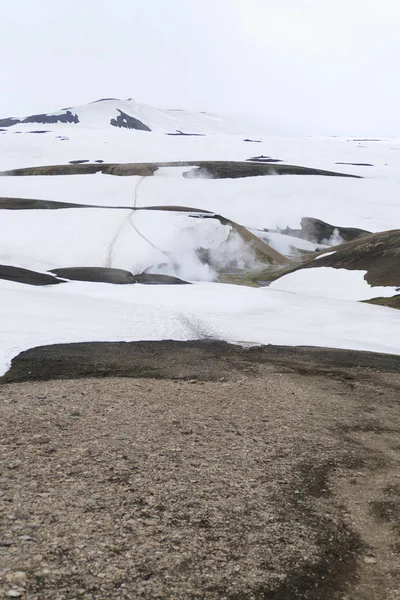 Natuur in het wandelpad laugavegur in IJsland — Stockfoto