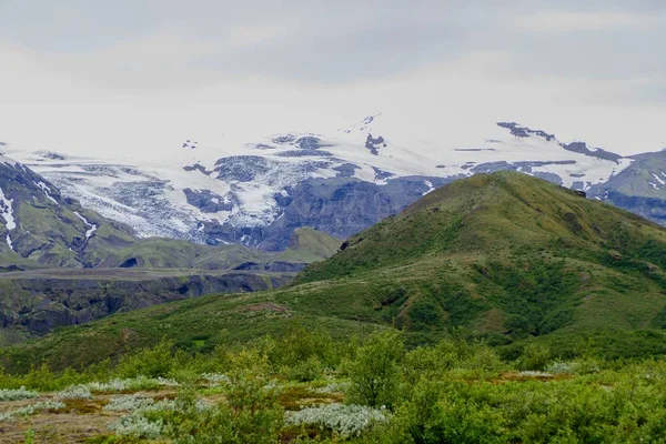 Φύση για πεζοπορία μονοπάτι laugavegur στην Ισλανδία — Φωτογραφία Αρχείου