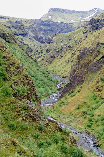 Natuur in het wandelpad laugavegur in IJsland — Stockfoto