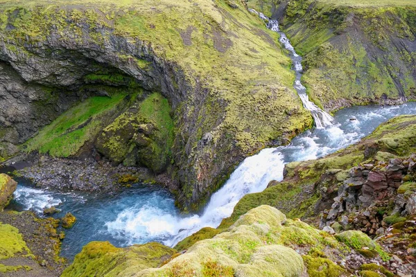 Wasserfall-Kaskade am Fluss skoga in Island — Stockfoto