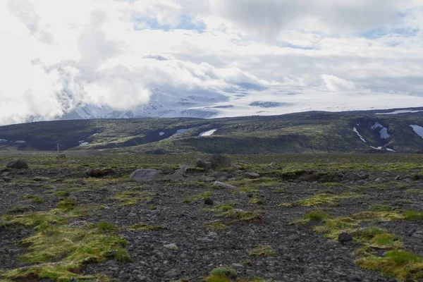 Güzel manzara İzlanda'daki fimmvorduhals iz hiking — Stok fotoğraf