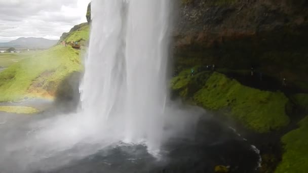 Der Seljalandsfoss Wasserfall in Südisland — Stockvideo