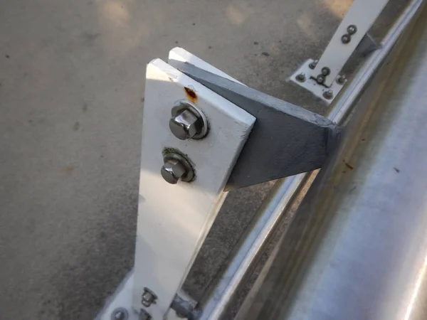 Detalle de la conexión de tornillo de una estructura de acero —  Fotos de Stock