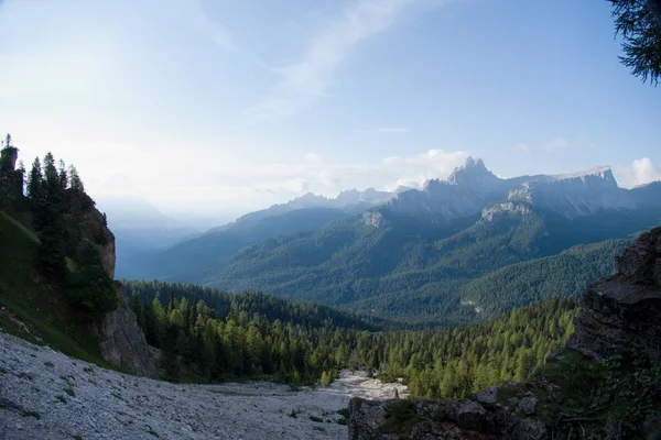 Gyönyörű hegyi táj a Dolomitok — Stock Fotó