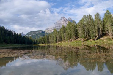 climbing in tre cime di lavaredo in dolomites