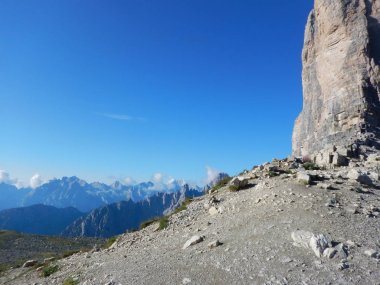 climbing in tre cime di lavaredo in dolomites